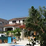 And Rogic Sveti Petar (Zadar)