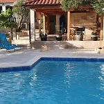 And Rogic Aparthotel *