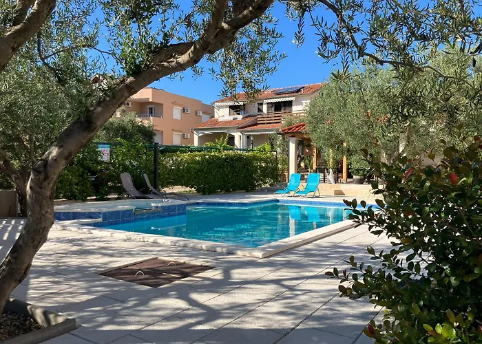 And Rogic Aparthotel *