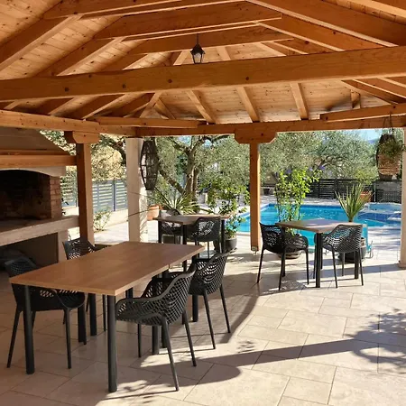 And Rogic Sveti Petar (Zadar)