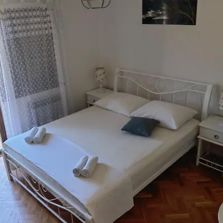 Aparthotel Apartments&rooms Rogić