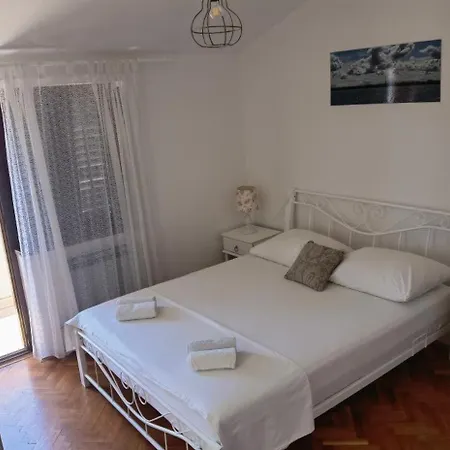 Aparthotel Apartments&rooms Rogić *