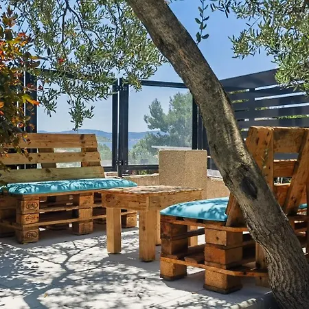 Aparthotel And Rogic