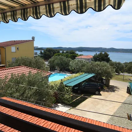 And Rogic Aparthotel *